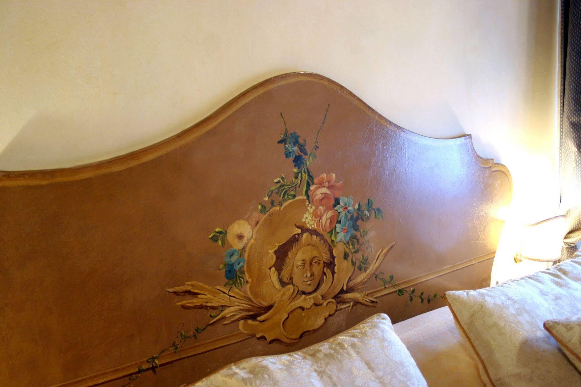 Ai Due Fanali Adults Only Hotel Venice Exterior photo